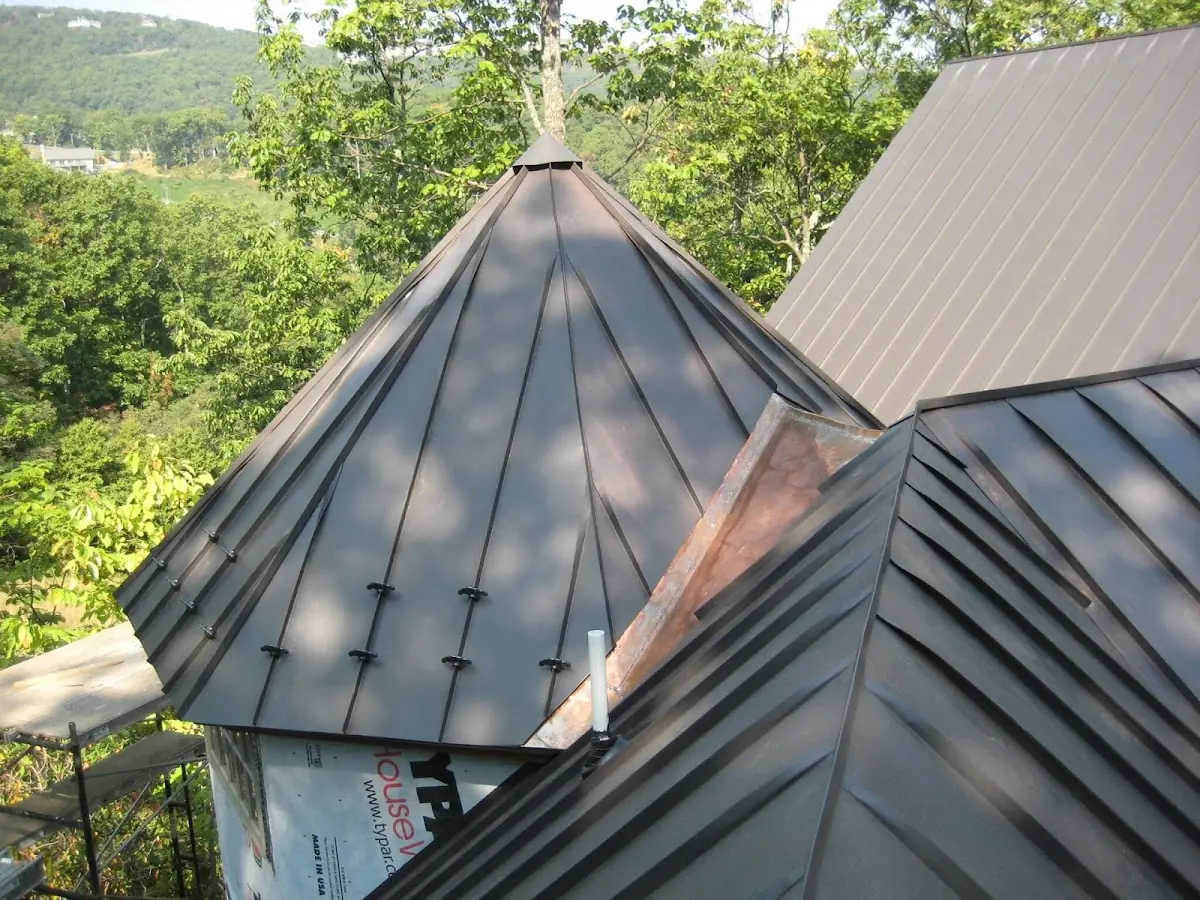 Professional Gutter Cleaning by Craftsman Roofing in Taft